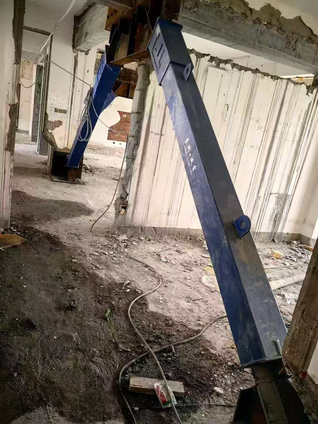 兴安柱子粘钢加固施工工艺